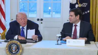 Trump recebe mensagem secreta de Rubio na Casa Branca em 2026