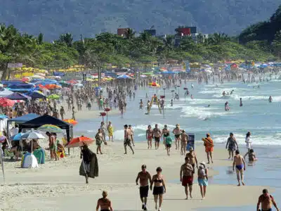 Ubatuba lança nova lei para praias, garantindo segurança e organização