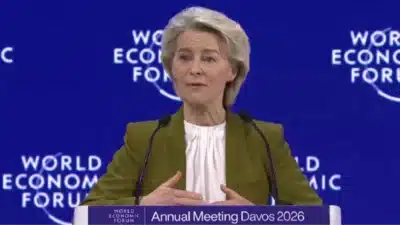 Ursula von der Leyen lança chamado à Europa para independência estratégica