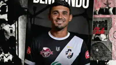 Vasco e Rival Acreano: Torcida Reage a Contratações Polêmicas no Acre