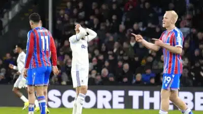 Aston Villa Empata, Impacta Tabela da Premier League com Crystal Palace