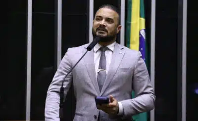 Lula participa de evento no Palácio do Planalto para comemorar 8 de janeiro