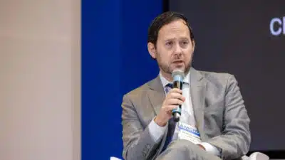 Trump e Biden em Aliança Inusitada: Análise Aponta Foco nas Eleições Americanas!