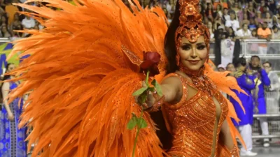 Carnaval de São Paulo: Mocidade Unida e Rosas de Ouro em Desfiles Explosivos!
