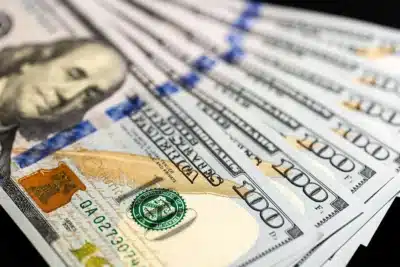 Dólar Cai Drasticamente: Recorde em Quase Dois Anos e Ibovespa Dispara!
