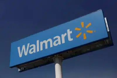 Walmart Surpreende com Lucro de US$ 4,24 Bilhões, Mas Desafios Persistem em 2027