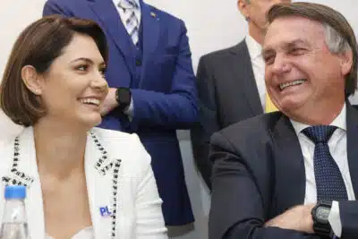 Michelle Bolsonaro Surpreende com Carta de Amor e Gratidão a Bolsonaro!