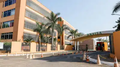 Anvisa Proíbe La Vaquita e Glicojax: Crise na Alimentação e Suspeitas de Fraude!