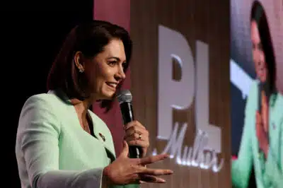 Michelle Bolsonaro e Caroline de Toni chocam com foto e intensificam disputas no PL!