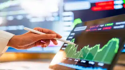 Ibovespa: Itaú Impulsiona, Vale Pressiona e Dólar Estabiliza em Dia de Contrastes!