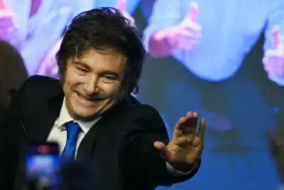 Reforma Trabalhista de Milei em Crise: Inconstitucionalidades e Confrontos no Congresso!