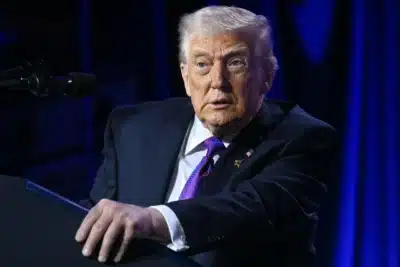 Trump e Netanyahu intensificam pressão no Irã: negociações e ameaças reveladas!