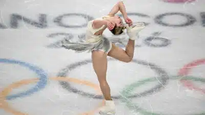 Alysa Liu e Shay Newton: Conversa Absurda Sobre Vaca ou Galinha nas Montanhas do Himalaia!