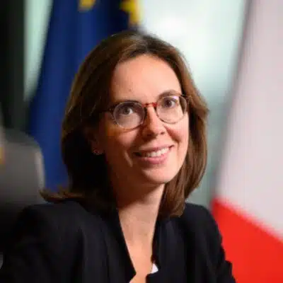 Isaline Montchalin Assume Liderança Histórica no Tribunal de Contas da França!