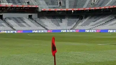 Corinthians x Athletico: Torcida Exclusiva em Clássico Decisivo em Curitiba!