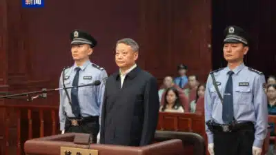 Tang Yijun: Ex-Ministro da Justiça da China Condenado à Prisão Perpétua em Caso de Suborno Escândalo!