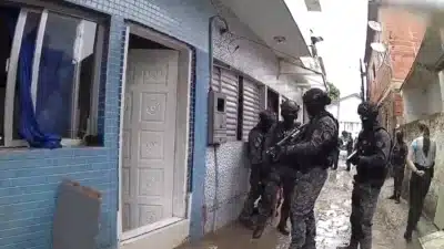 GATE Resgatou Família em Cativeiro em Guarujá: Imagens chocantes do resgate!