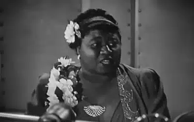Hattie McDaniel faz história com Oscar e quebra barreiras raciais no cinema!