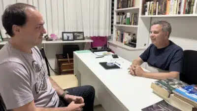 Encontro Surpreendente: Ex-Vereador e Senador da Oposição se Reúnem em Brasília!
