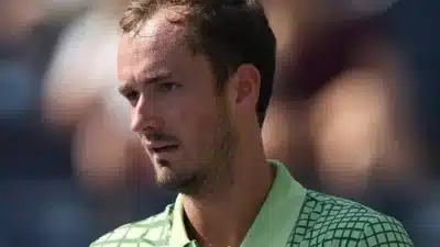 Daniil Medvedev Conquista Título em Dubai Após Surpreendente Lesão de Griekspoor!