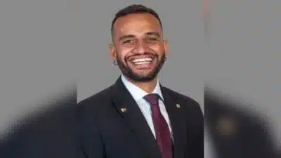 Deputado Fábio Felix Atingido por Spray de Pimenta em Confronto Explosivo em Carnaval de Brasília!