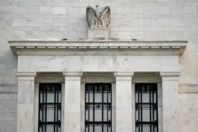 Fed e BCE anunciam mudanças drásticas: novos líderes e impacto nos mercados globais!