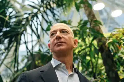 Jeff Bezos Revela: A Realidade Crucial Para Conquistar Seus Objetivos!