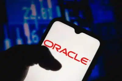 Oracle e OpenAI: Parceria em Meio a Investimentos Turbulenta e Nova Estratégia!