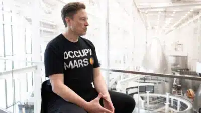 Elon Musk e outros bilionários lideram ranking em tempo real da Forbes em fevereiro de 2026!