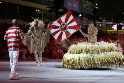 Desfile das Campeãs Rio 2026: Beija-Flor, Salgueiro e as Escolas Incríveis!