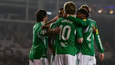 Newcastle Destrói Qarabag com Golaço Histórico e Atleta Explosivo!