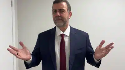 Lula em Desfile Polêmico da Acadêmicos de Niterói: Riscos e Reações no Carnaval de 2026!