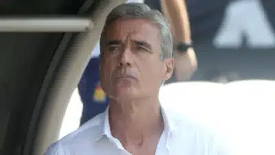 Grêmio sob pressão: Castro enfrenta críticas e desafios após resultados ruins no início de 2026!