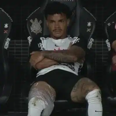 Kaio César preocupa a torcida: abandona jogo do Corinthians e futuro em risco!