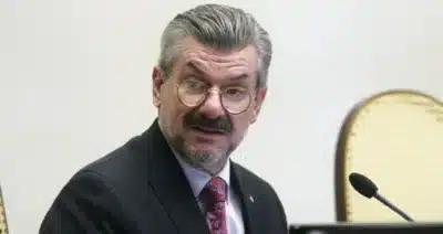 STJ em crise: Ministro Buzzi pede licença médica após investigação e acusações graves!