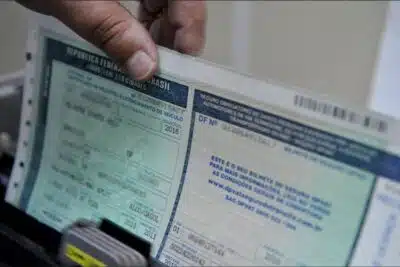 Senador Propõe Fim da Taxa de Licenciamento Anual em Todo o País