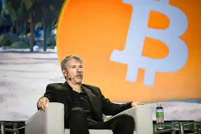 Strategy faz 100ª compra de Bitcoin e supera US$ 47 bilhões em ativos!