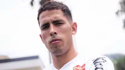 Santos Contrata Estrela Uruguaia Christian Oliva para Reforçar o Meio-Campo!