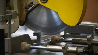 Desaceleração na Produção Industrial Brasileira Alerta Economistas em 2026!