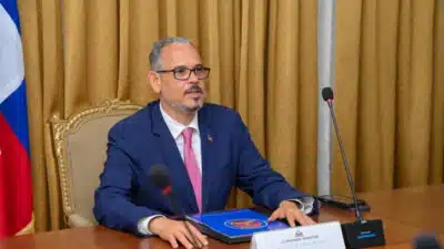 Conselho Presidencial de Transição no Haiti é Desfeito sob Pressão Americana e Ameaça de Intervenção