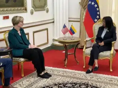 Laura Dogu Busca Avanços Sustentáveis e Benefícios para EUA e Venezuela em Caracas