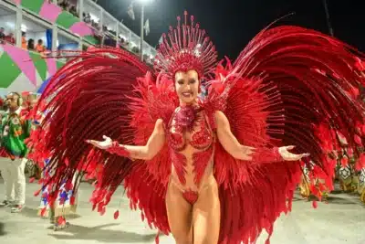 Virginia Fonseca sob fogo: Liesa critica escola de samba no Rio!