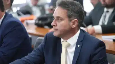 Bolsonaro Pede Encontro Crucial no Papudinha: O Que Será Discutido com Deputados?