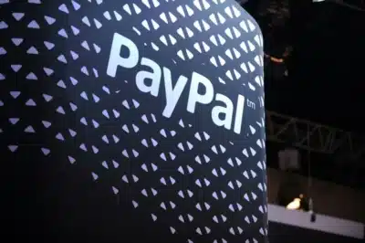 PayPal em Crise: Gigante dos Pagamentos Busca Recuperação com Valor em Queda!