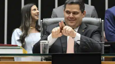 Alcolumbre Defende Equilíbrio Político e Alerta para Disenso em 2026!