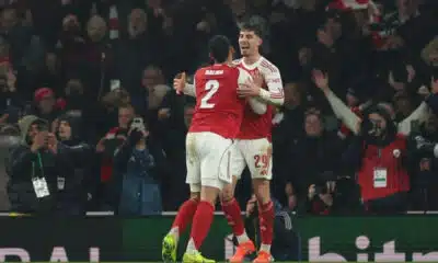 Arsenal Destrói Chelsea e Garante o Título da Copa da Liga Inglesa!