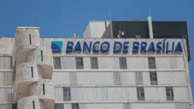 Banco de Brasília sob investigação: bloqueio de ações e risco de R$376 milhões!