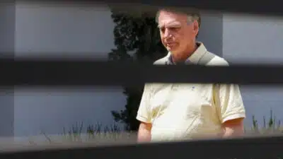 Bolsonaro Busca Novamente Prisão Domiciliar com Argumentos Humanitários e Saúde em Risco Crítico
