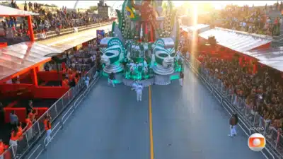 Barra Funda: Pane em Carro Alegórico Atrasa Desfile da Camisa Verde e Branco!
