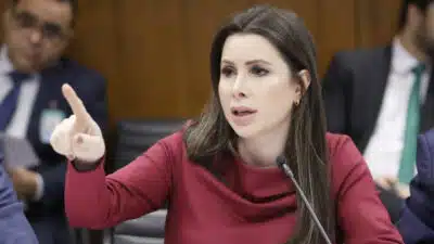 Deputada do PL Sai do Partido Após Pressão e Ameaça de Apoio a Rival!